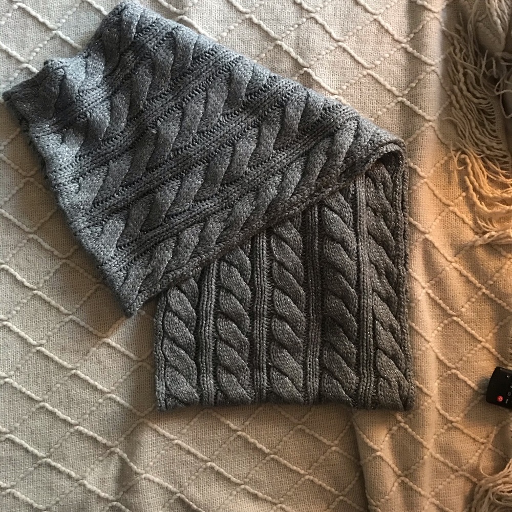 Never been used infinity scarf